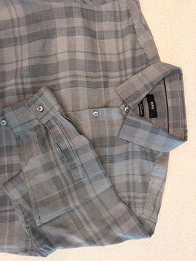 BOSS Hugo Boss Men’s L Slim Fit Italian Fabric Gray Plaid Button Down Shirt